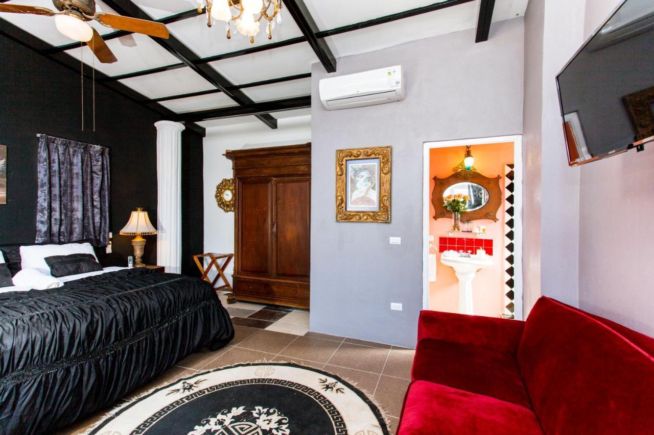 Garlands Del Rio Riverside Boutique Hotel Puerto Vallarta Rum bild