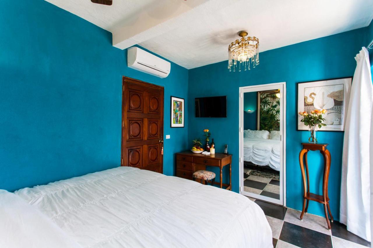 Garlands Del Rio Riverside Boutique Hotel Puerto Vallarta Rum bild
